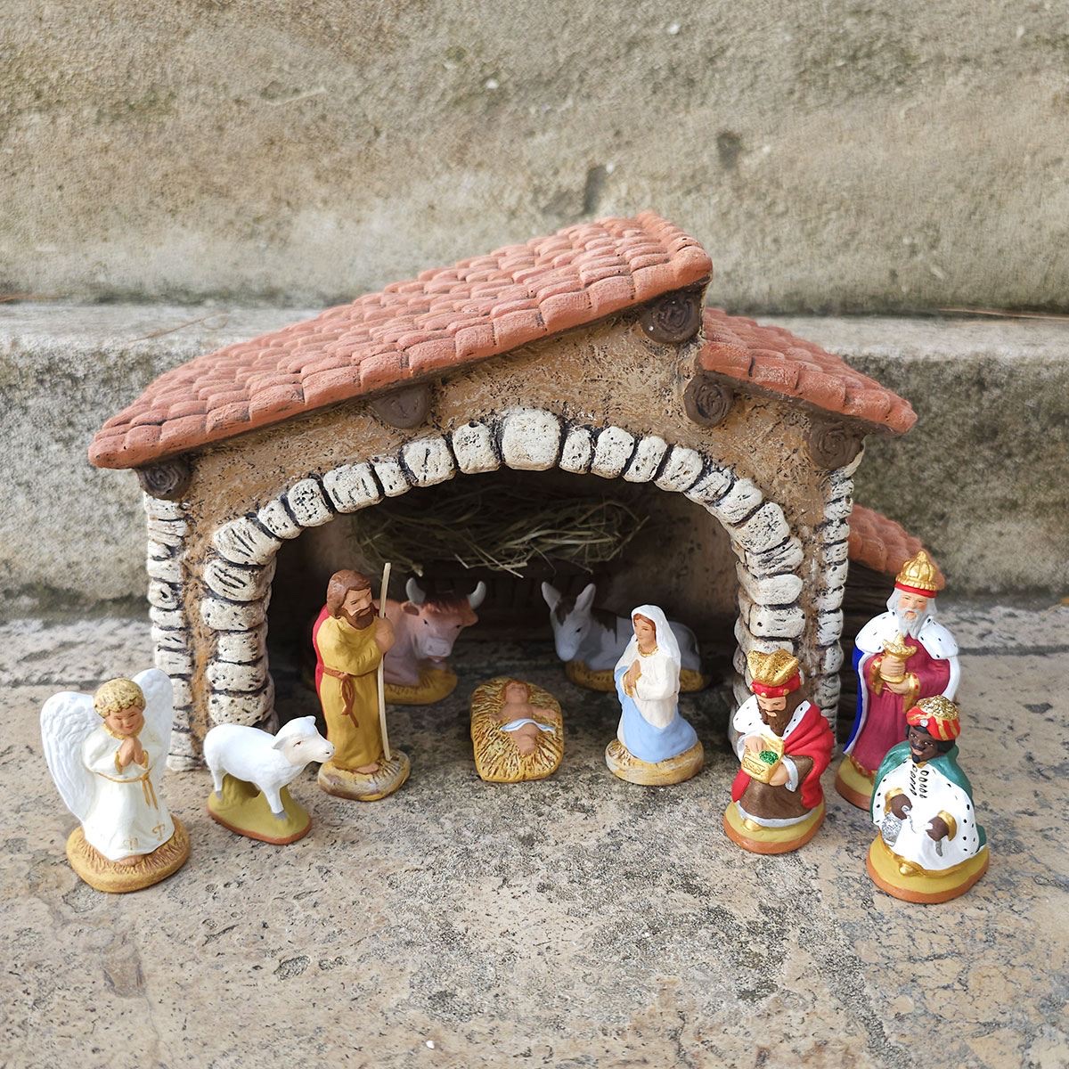 Crèche provençale Maison Fouque avec la Nativité et les trois rois mages